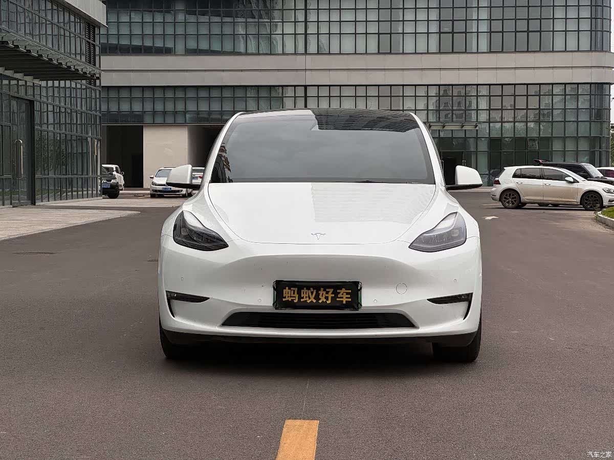 Tesla Model Y, 2023 2