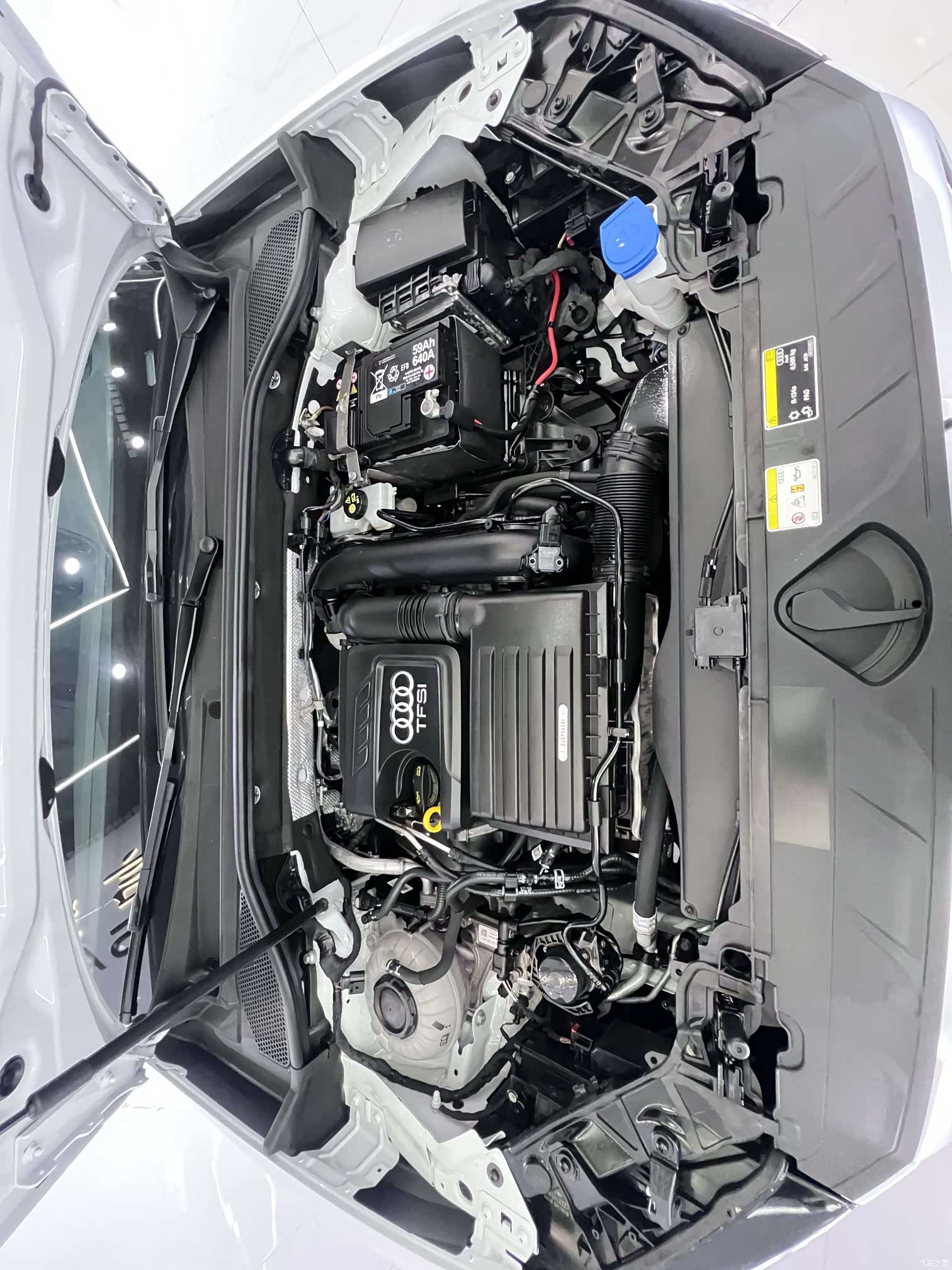 Audi Q2L, 2023 21