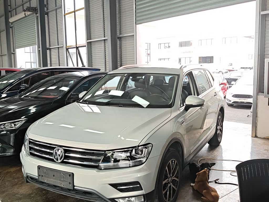 Volkswagen Tiguan L L 2018 330TSI AT Luxury