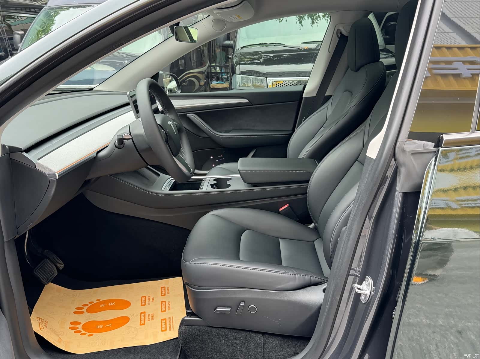 Tesla Model Y, 2023 6
