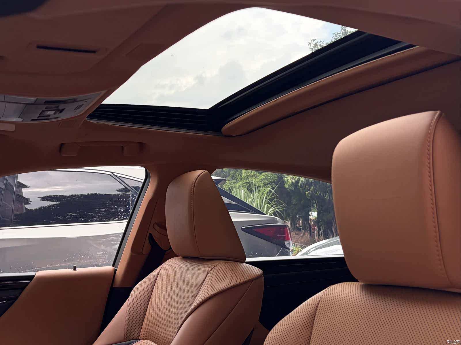 Lexus ES, 2023 10
