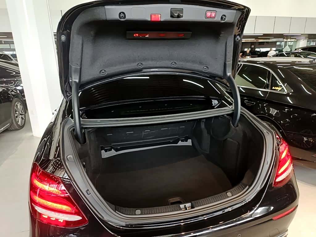 Mercedes-Benz E-Class, 2020 19