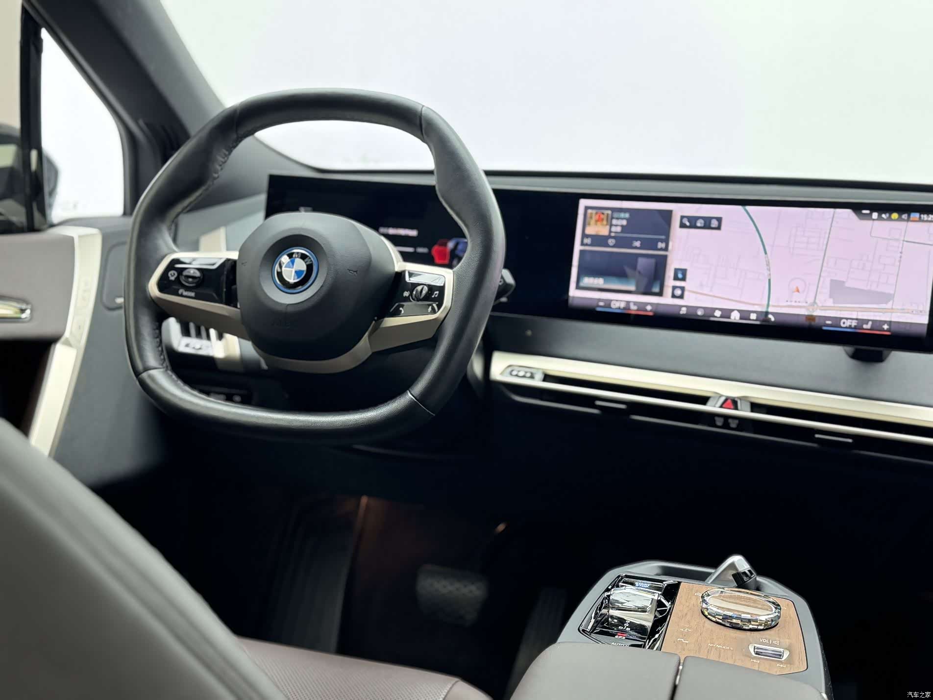BMW iX, 2024 23