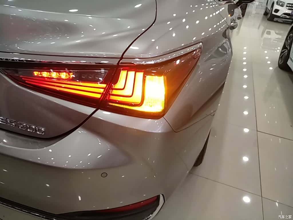 Lexus ES, 2024 8