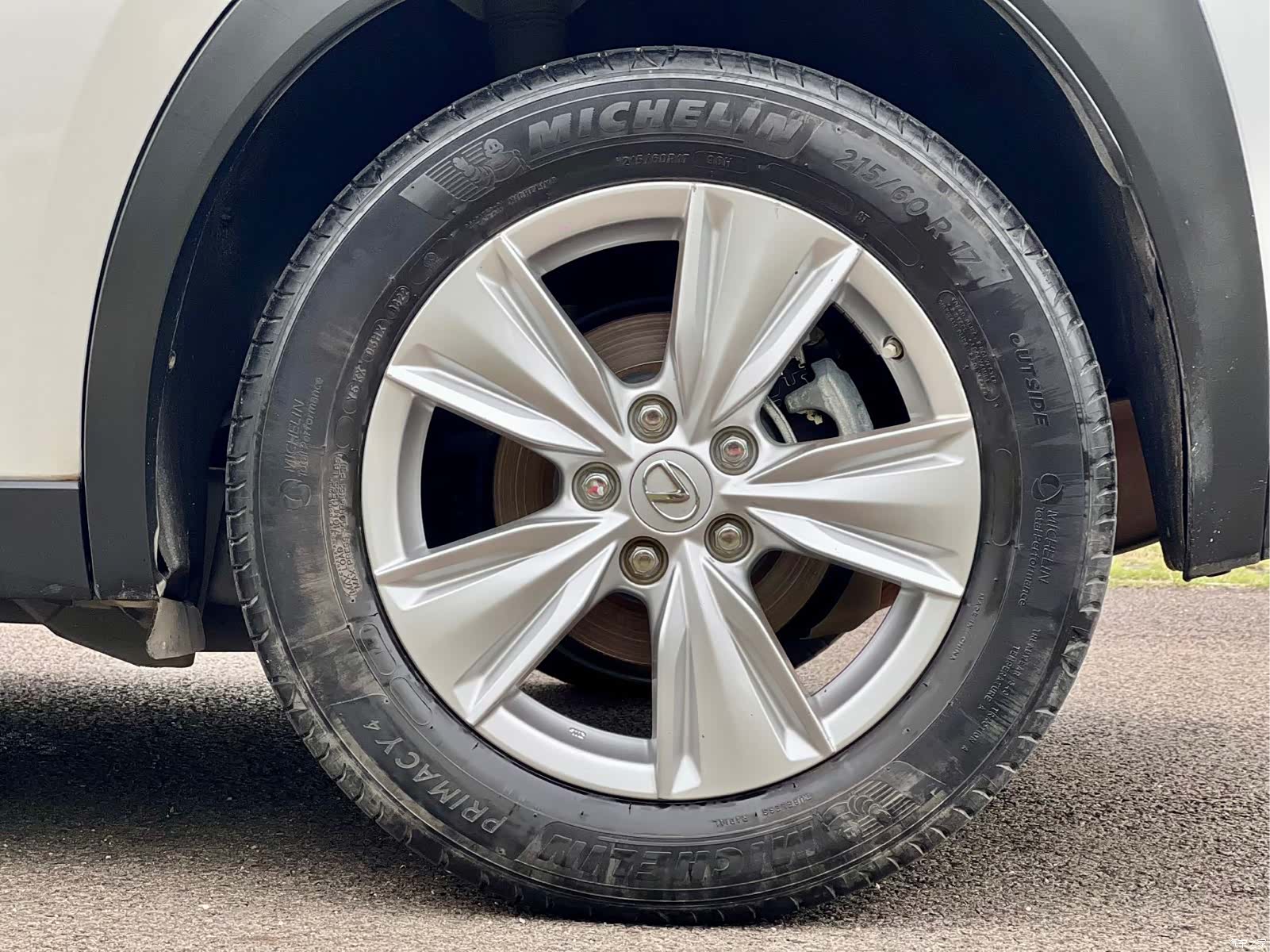 Lexus UX, 2019 14