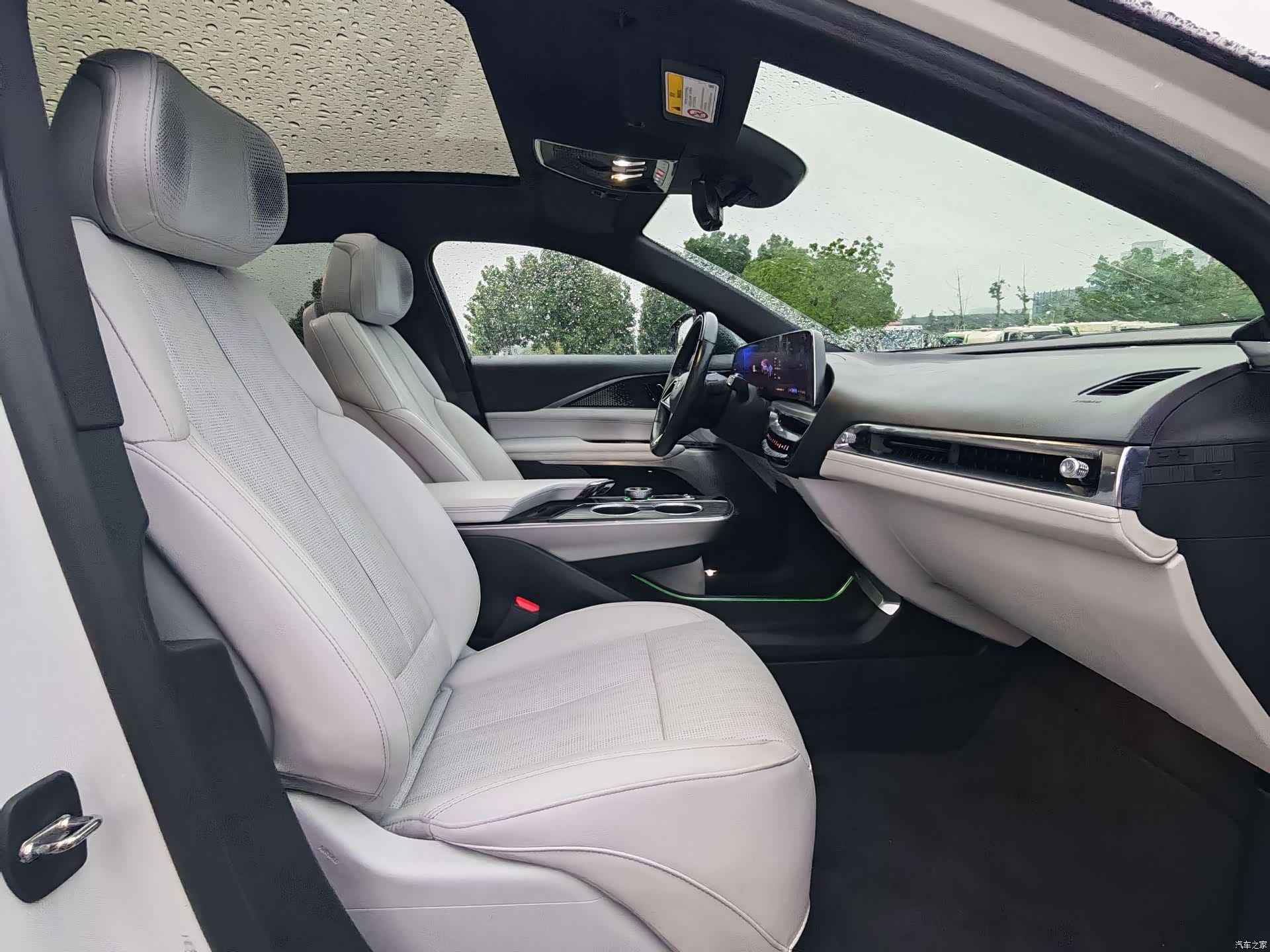 Cadillac IQ, 2022 32