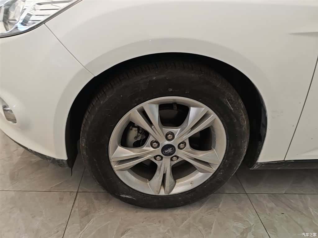 Ford Focus, 2015 23