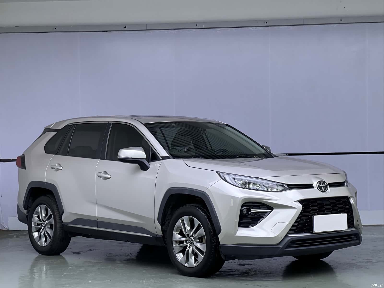 Toyota Wildlander, 2023 3