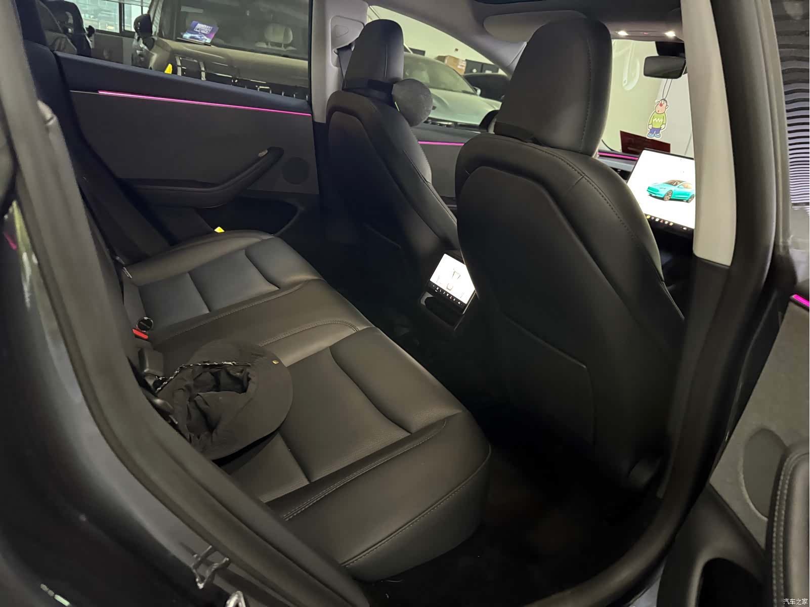 Tesla Model 3, 2025 12