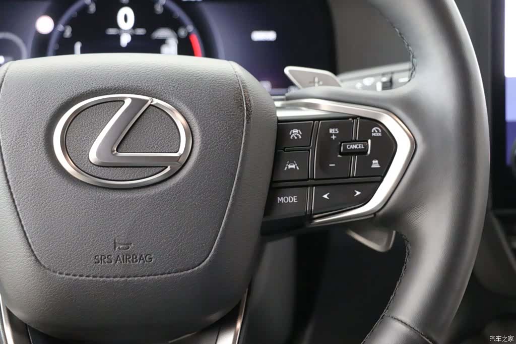 Lexus GX, 2025 17
