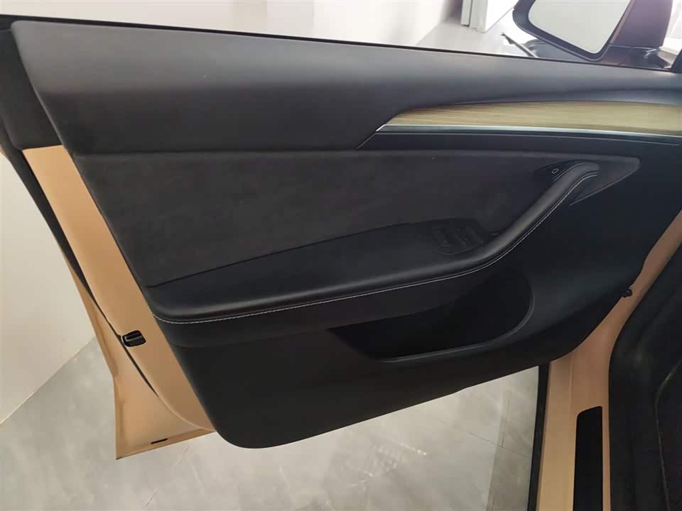 Tesla Model Y Tesla Model Y