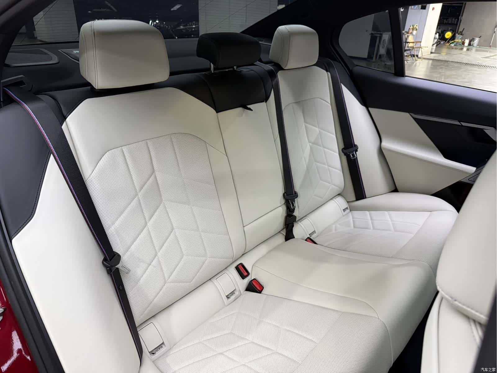 BMW i5, 2025 25