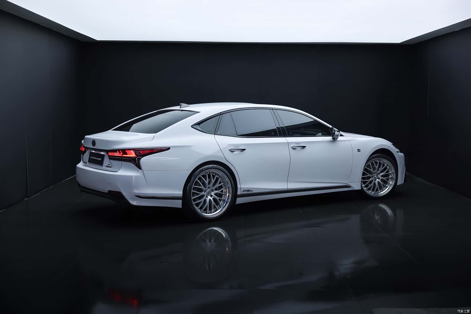 Lexus LS, 2018 все фото