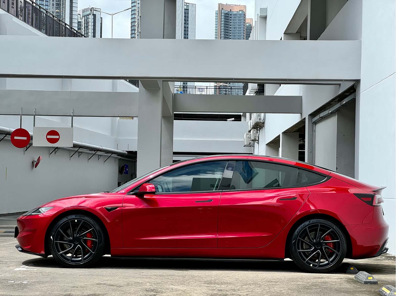 Tesla Model 3, 2025 15