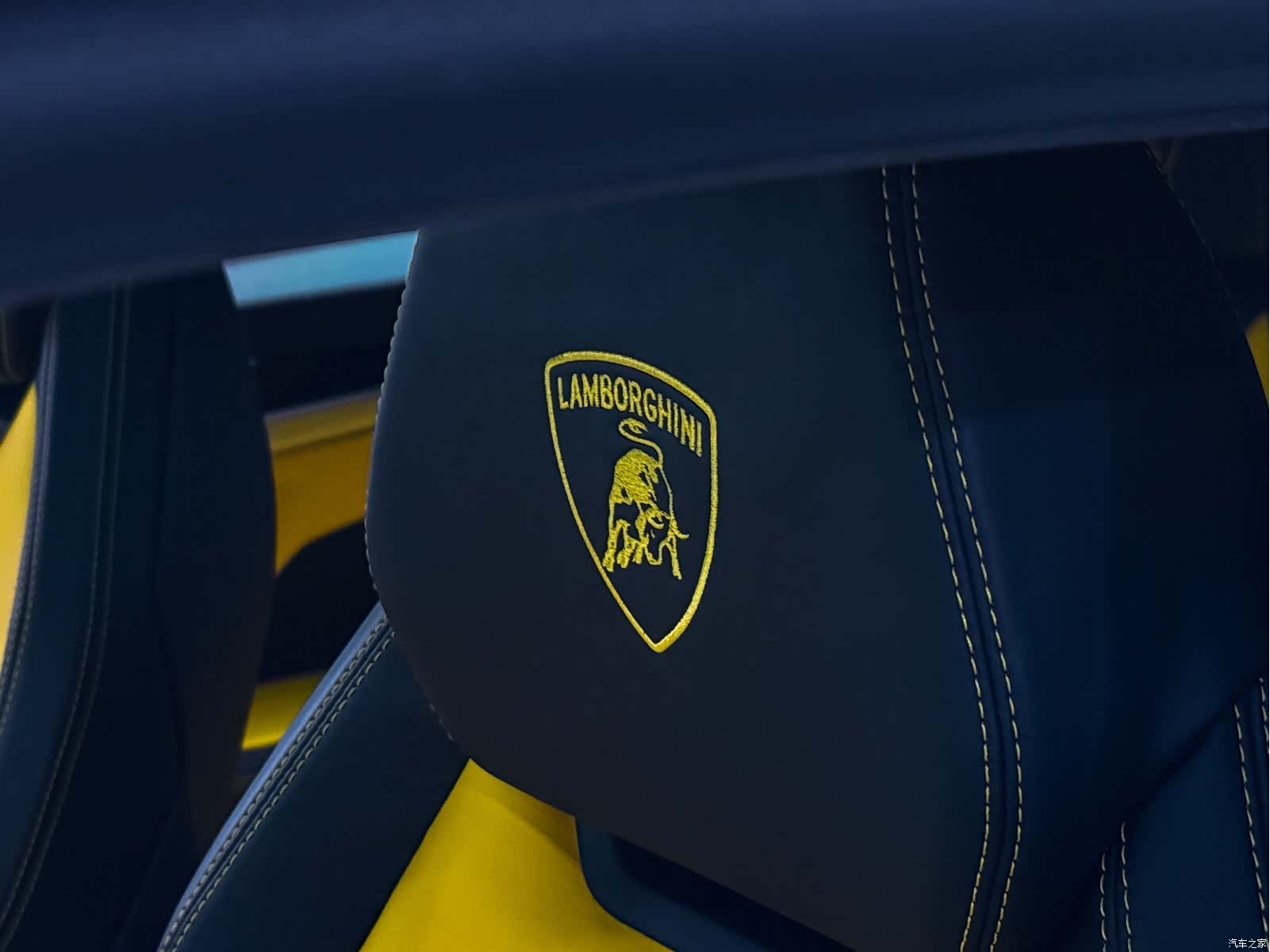 Lamborghini Urus, 2019 16