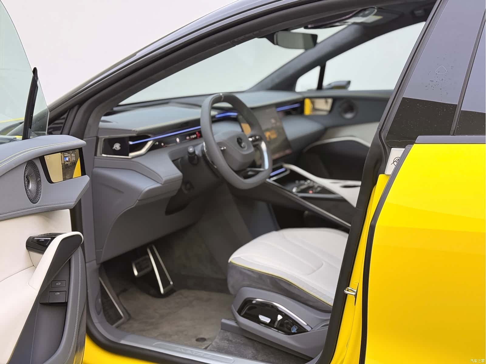 Lotus ELETRE, 2026 8