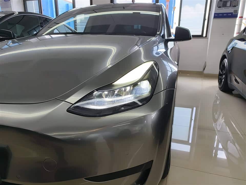 Tesla Model Y Tesla Model Y