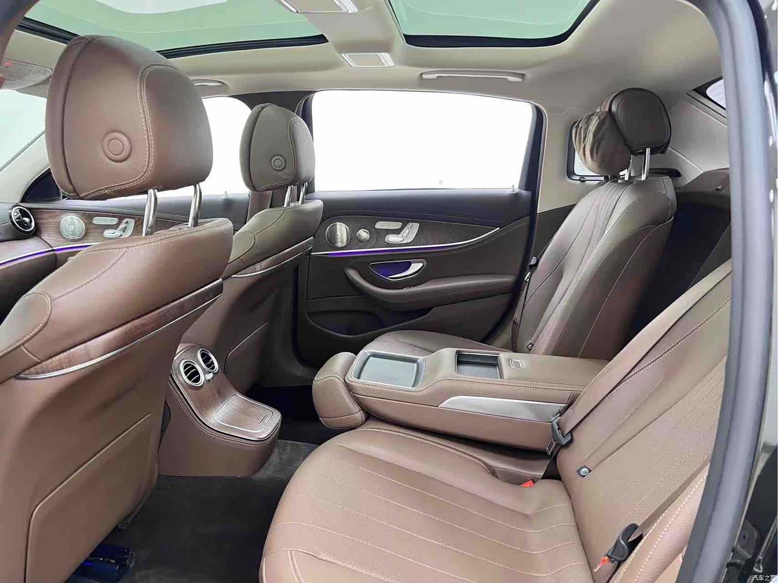 Mercedes-Benz E-Class, 2023 13