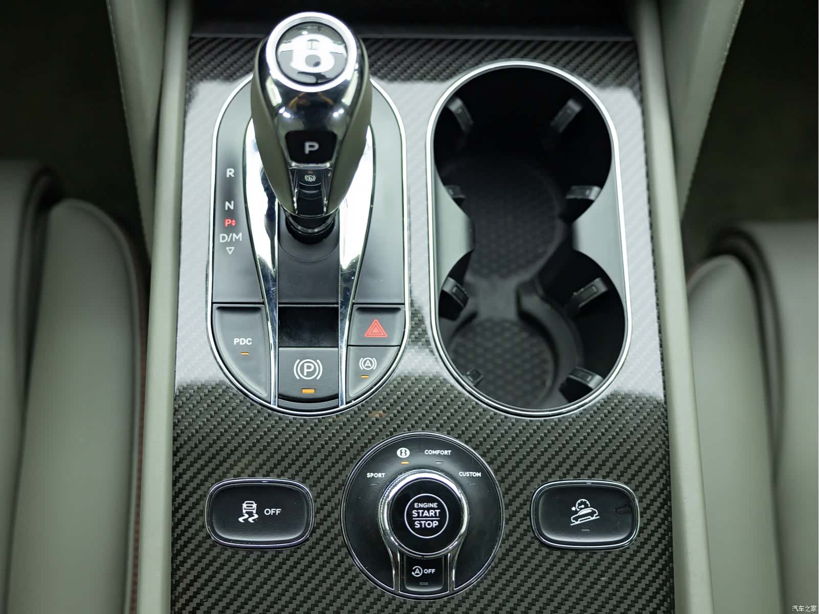 Bentley Bentayga, 2018 11