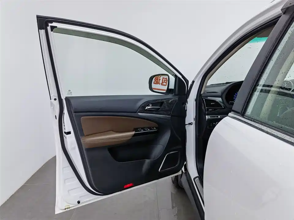 BYD S7