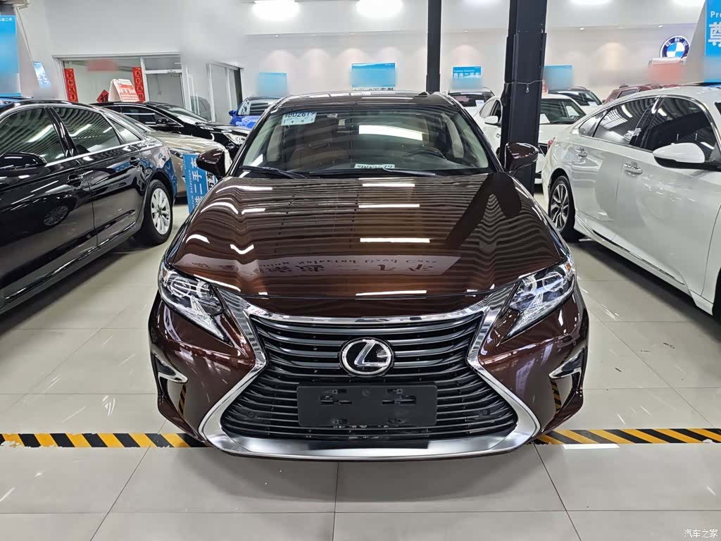 Lexus ES, 2016 7