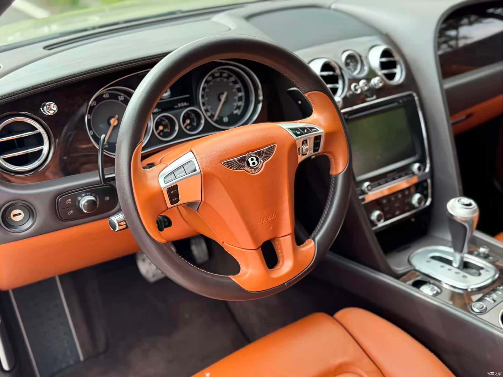 Bentley Continental GT, 2012 10