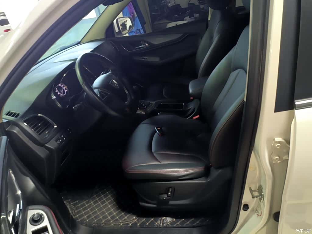 Wuling 560, 2017 15