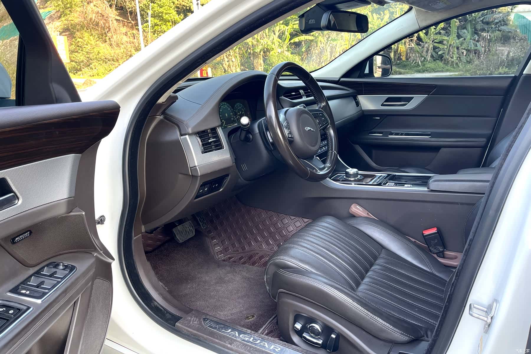Land Rover XFL, 2017 9