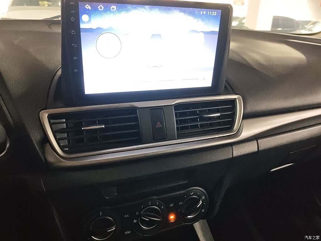Mazda Mazda3, 2019 13