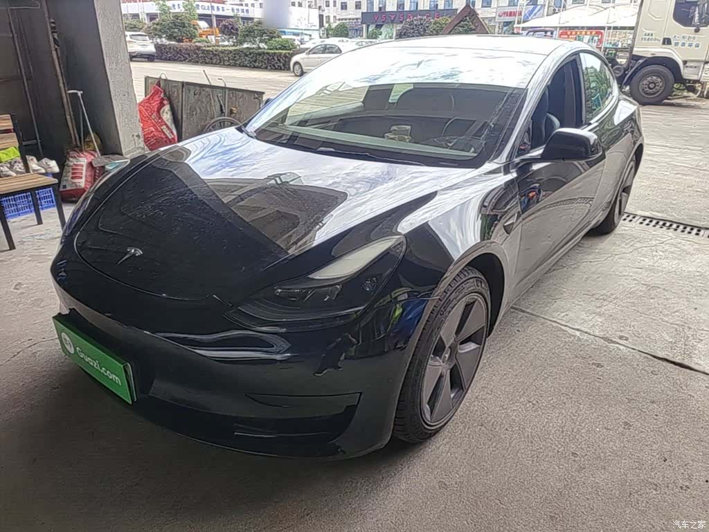Tesla Model 3, 2023 1