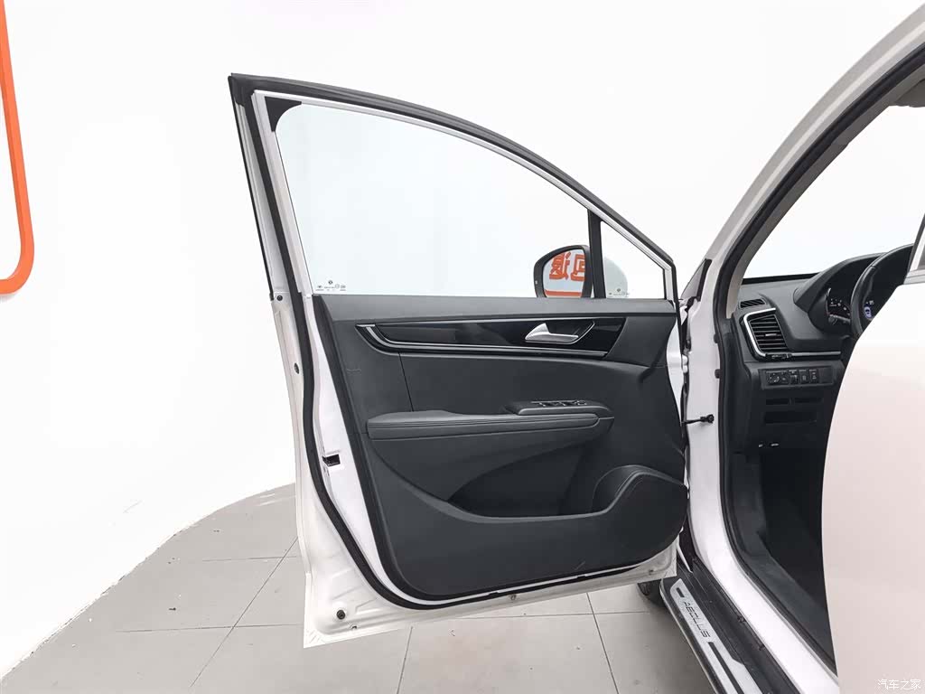 DongFeng AX5, 2017 8