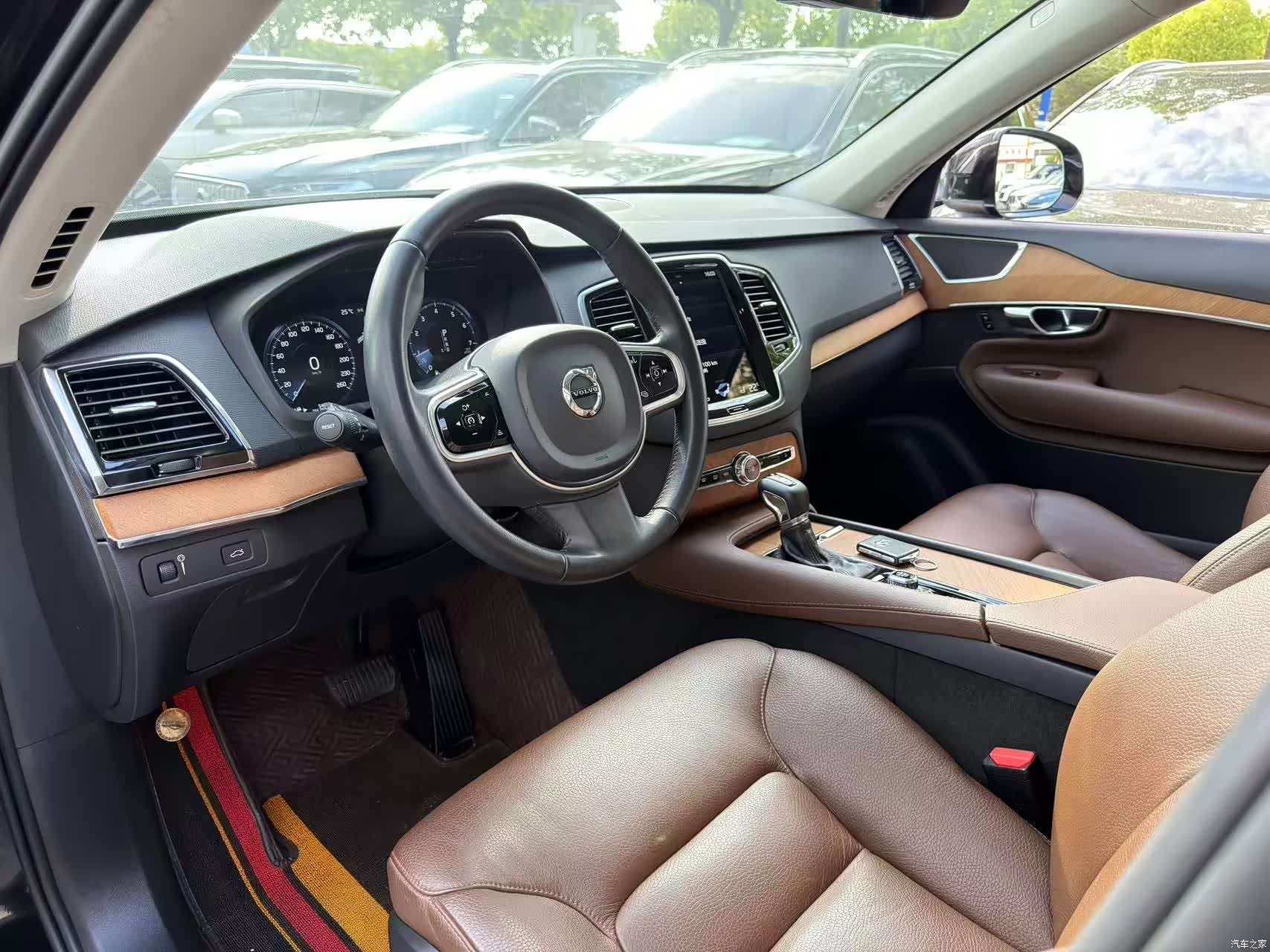 Volvo XC90, 2020 все фото