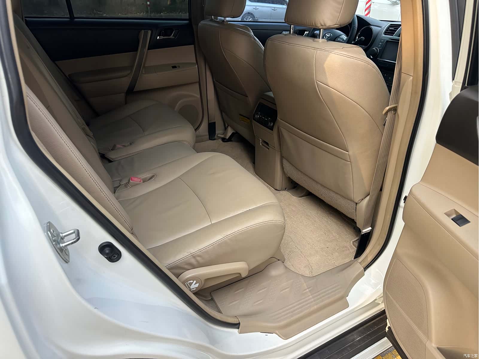 Toyota Highlander, 2011 10
