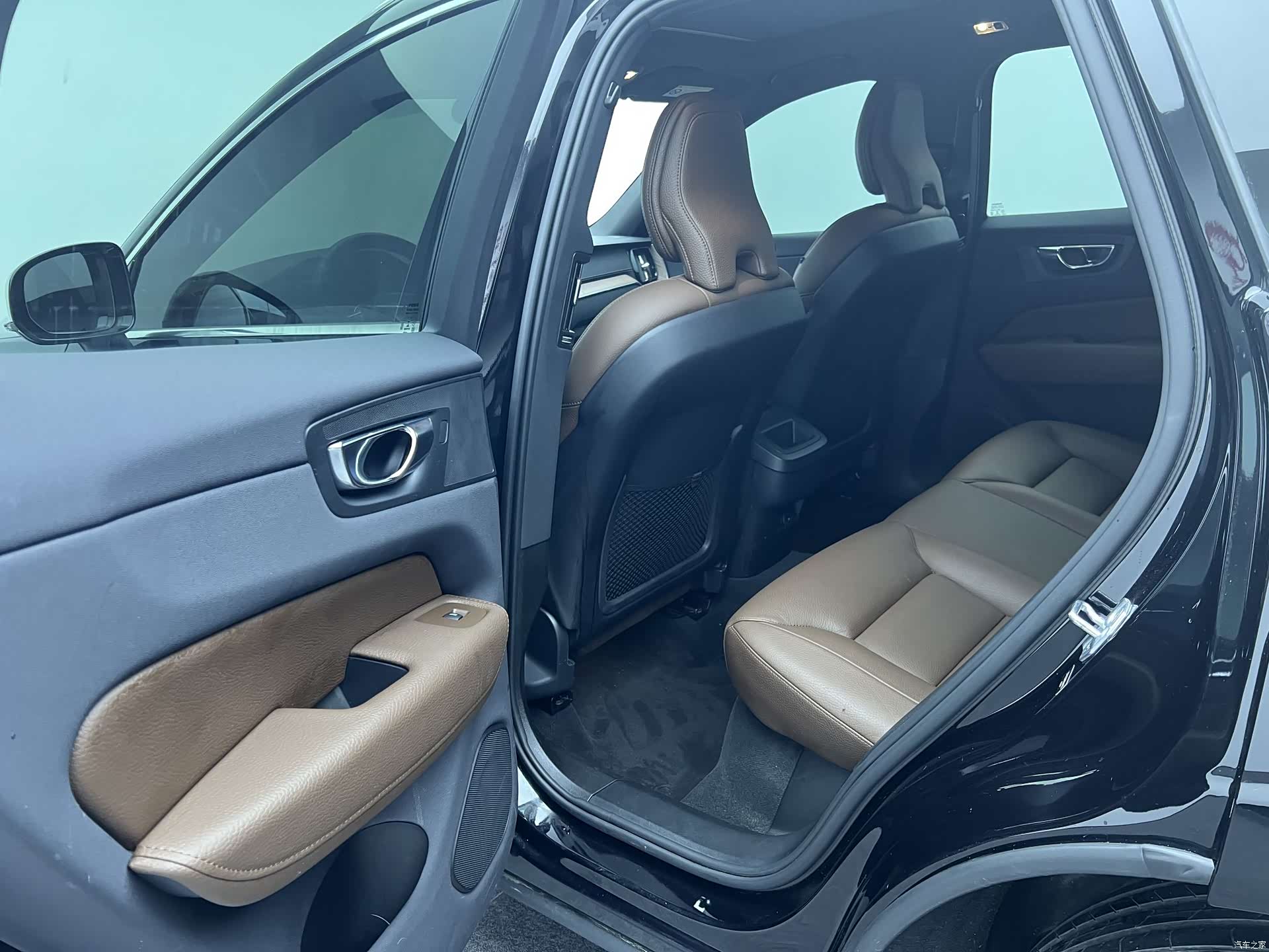 Volvo XC60, 2021 все фото