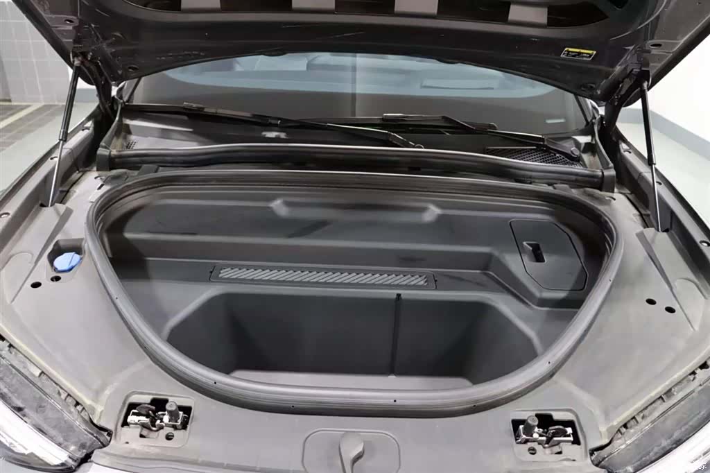 Audi e-tron, 2025 16