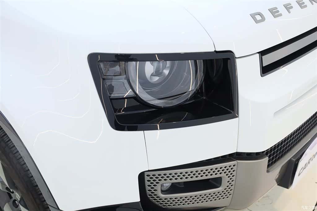 Land Rover Defender, 2024 9