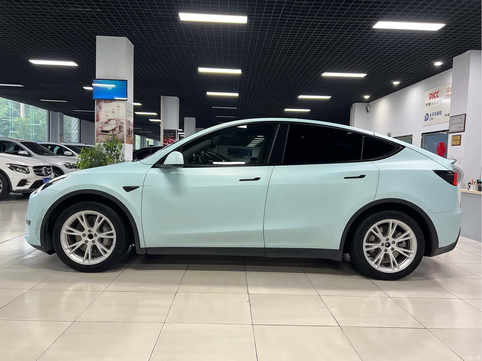 Tesla Model Y, 2022 3