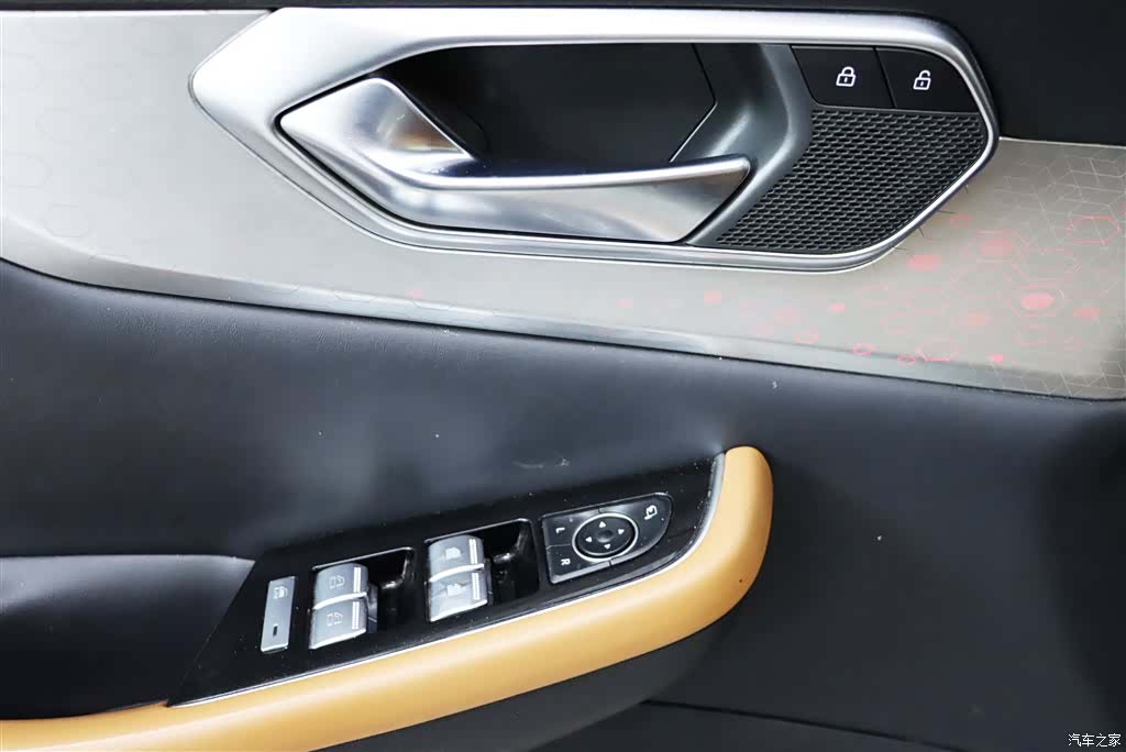 BAIC X7, 2021 11