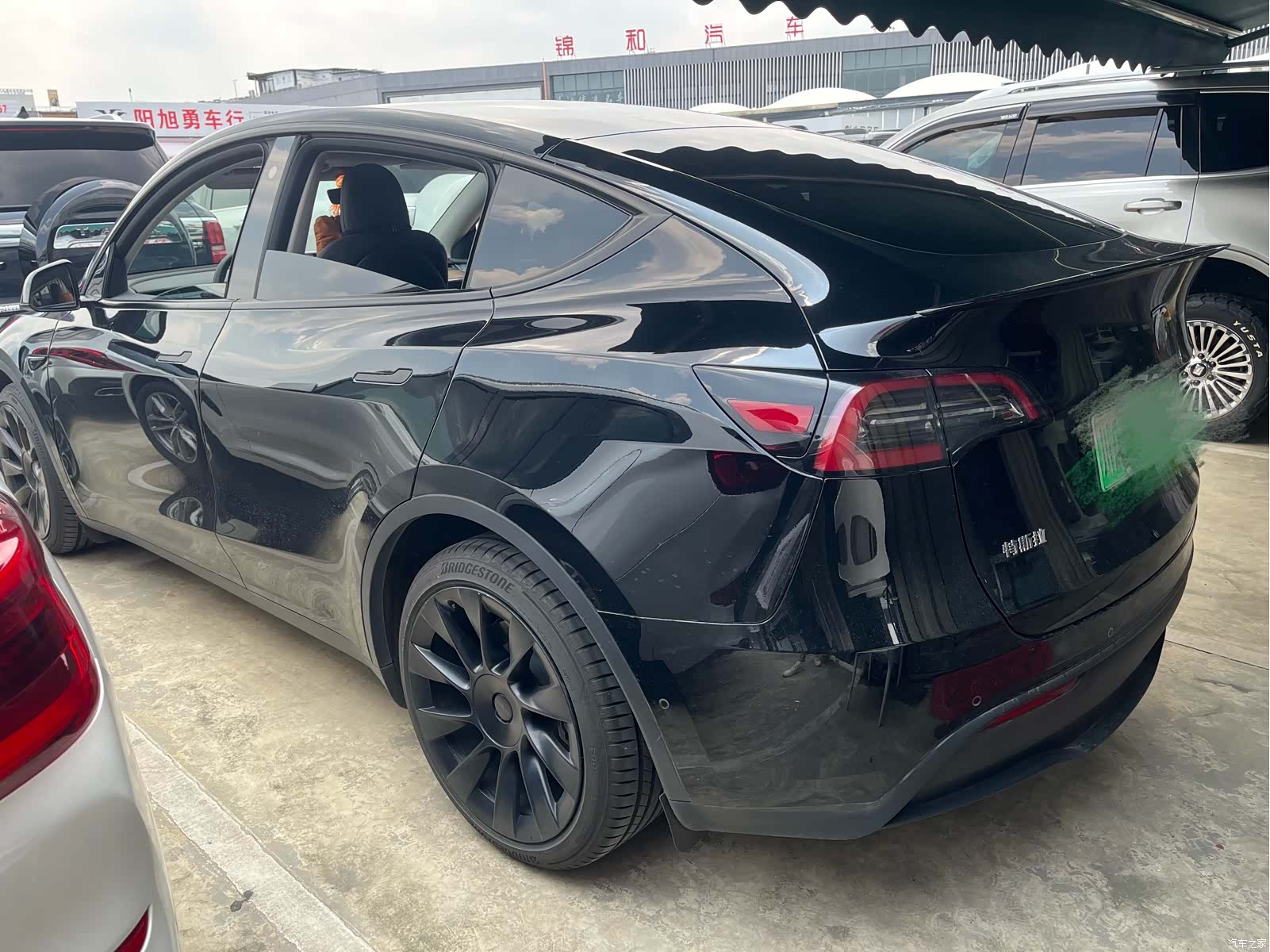 Tesla Model Y, 2022 15