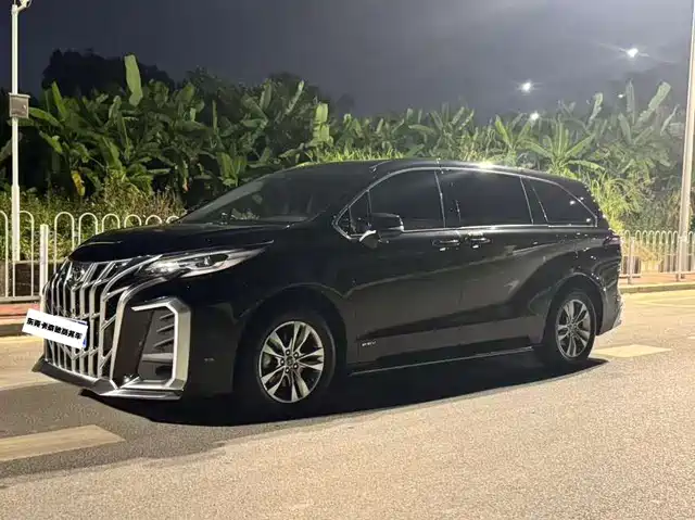 Toyota SIENNA 2025 — купить из Китая под заказ