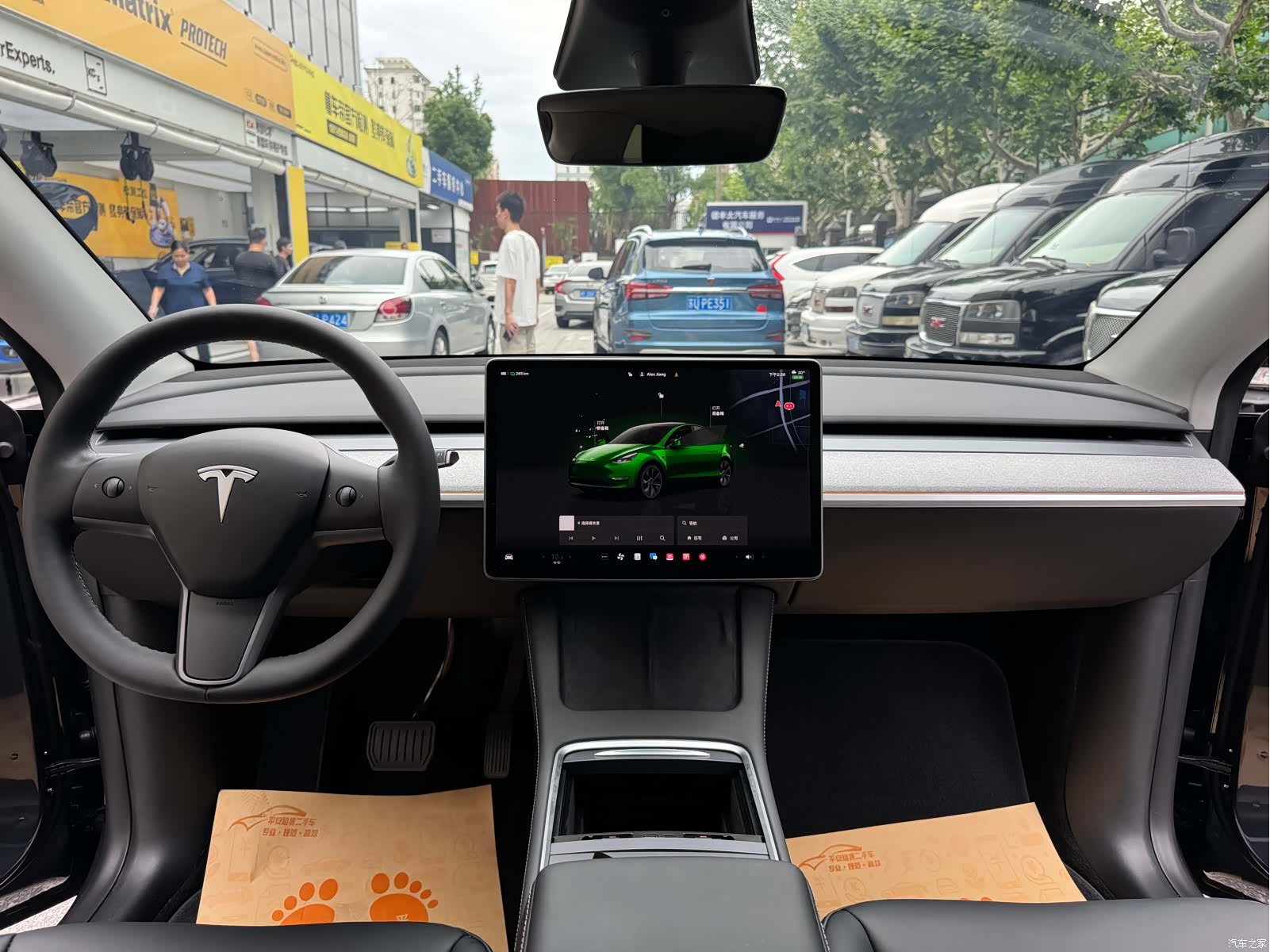 Tesla Model Y, 2023 все фото