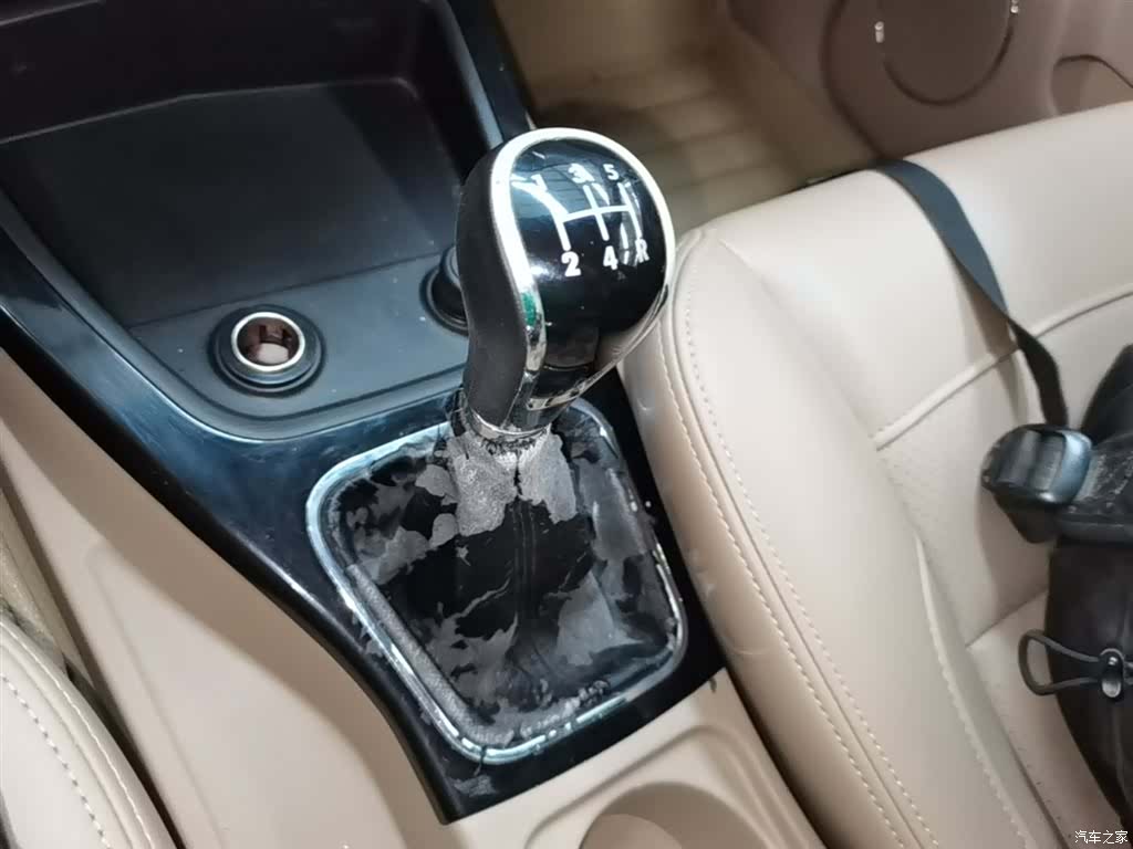 Wuling Hongguang, 2015 14