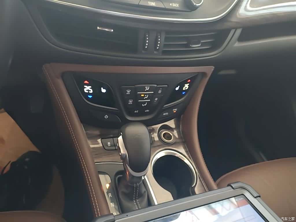 Buick Envision Plus, 2017 10