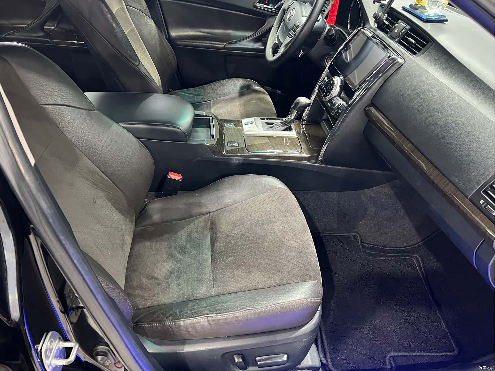 Toyota 2.5V, 2016 9