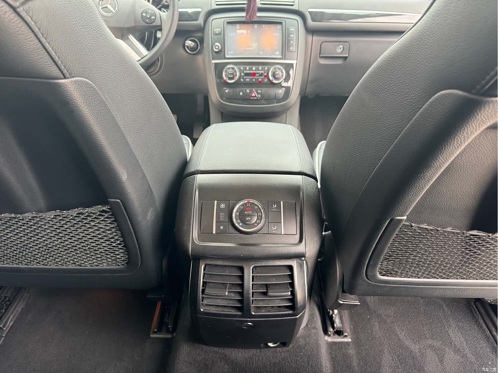 Mercedes-Benz R-Class, 2018 10