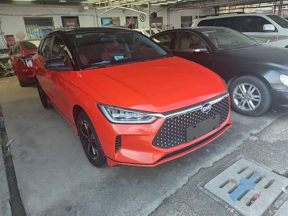 BYD e2