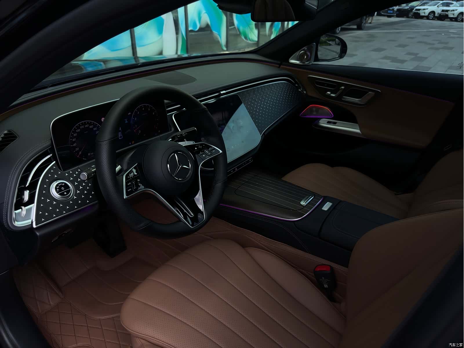 Mercedes-Benz E-Class, 2024 23