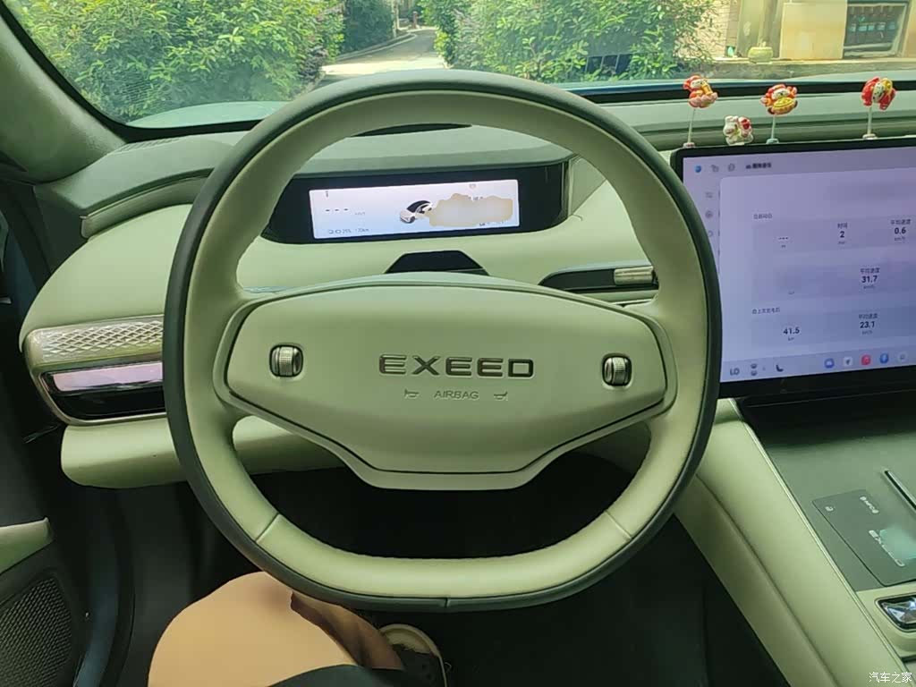 Exeed ES, 2025 11