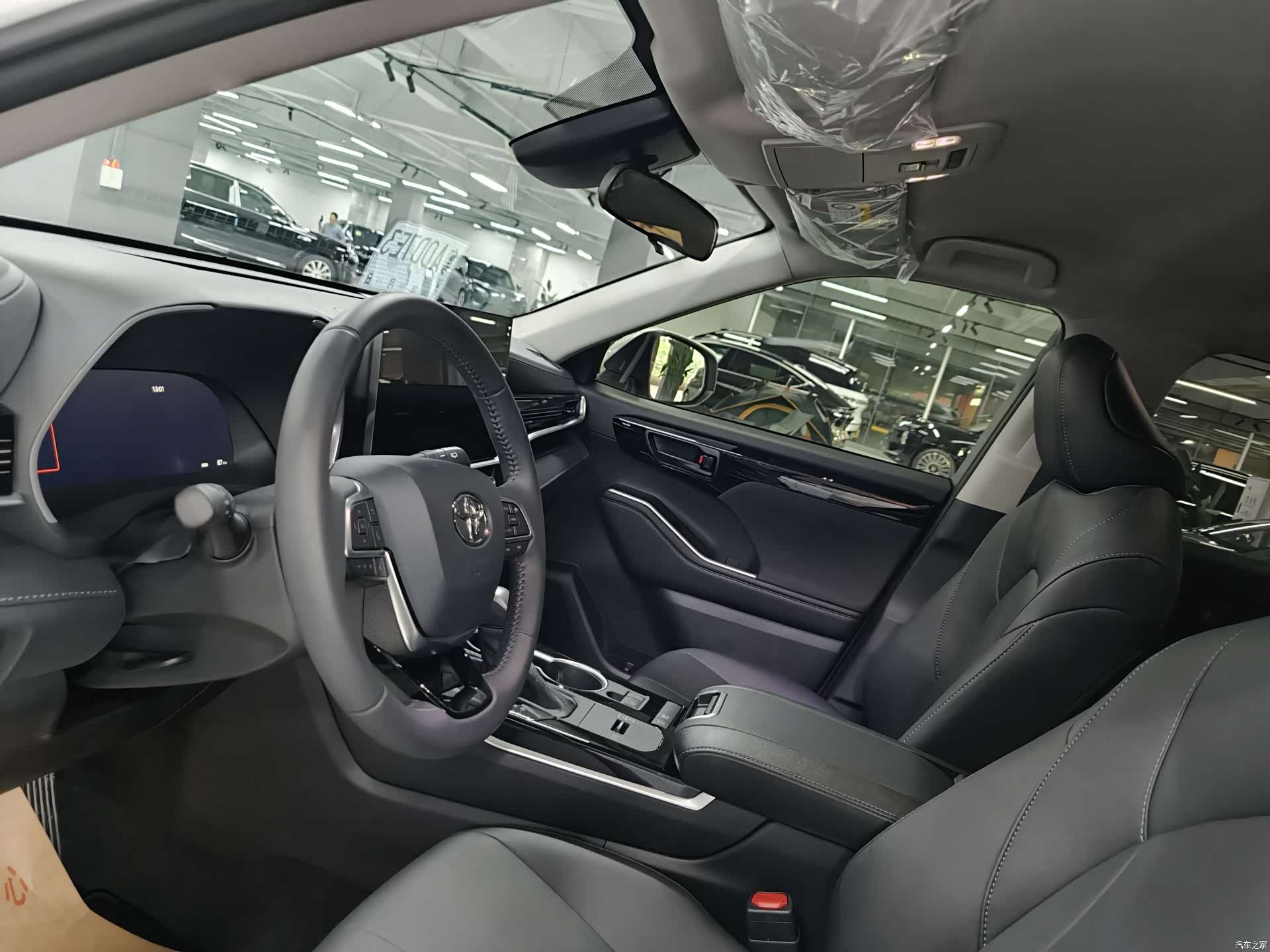 Toyota Highlander, 2026 все фото
