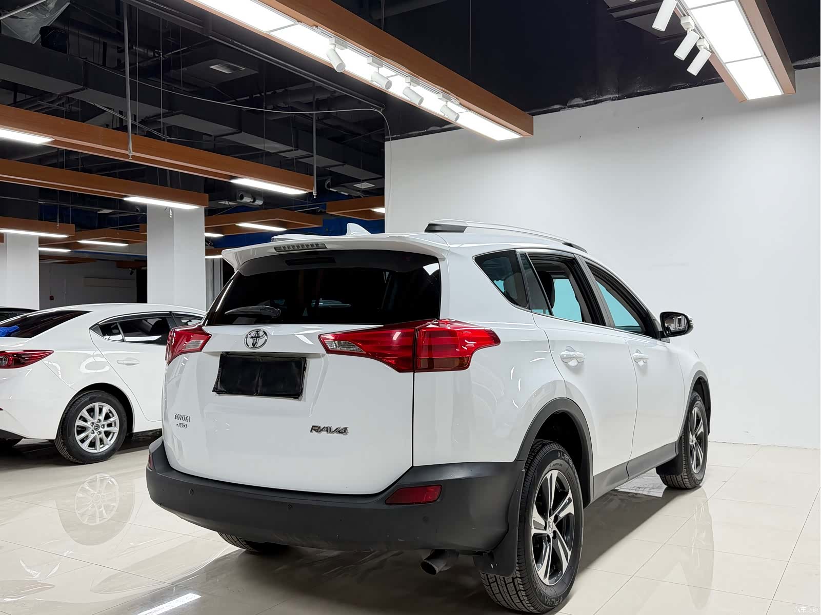 Toyota RAV4, 2015 все фото